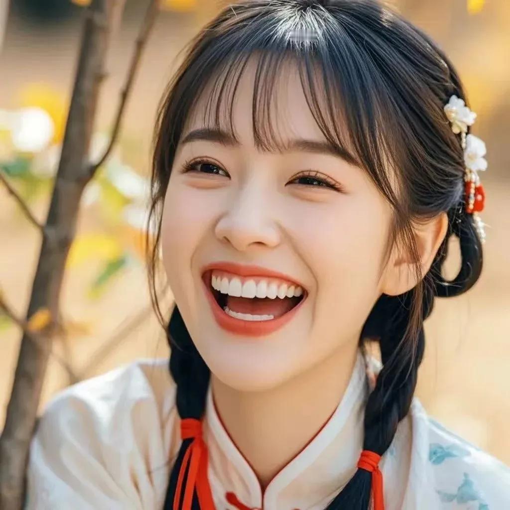 日常情感：【夫  妻】
夫妻不共财，必定不同心。 

如果他一个月挣多少钱，
都