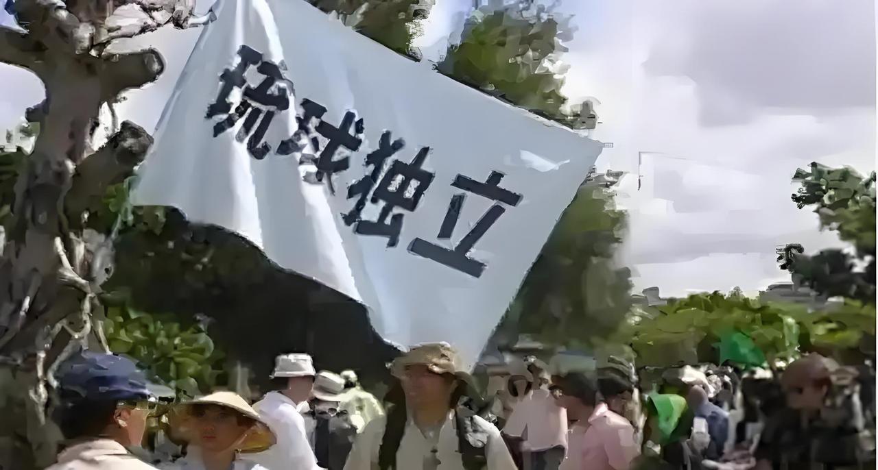 日本
真是怕啥来啥！

高市早苗
刚在国会叫嚣
“台湾有事”就是日本“存亡危机事