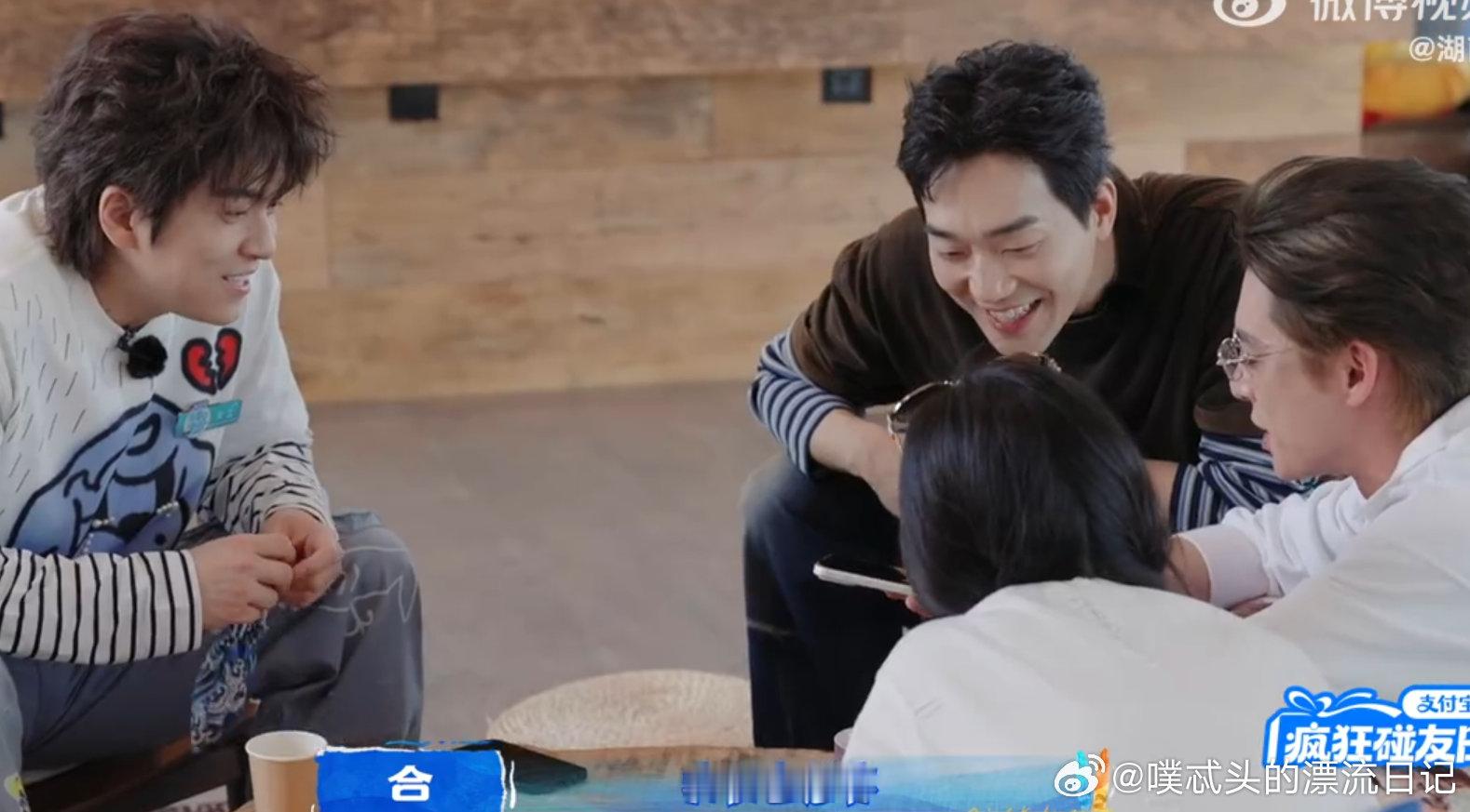 亲爱的客栈开播慢综白月光回宫，节奏舒服又治愈，看完心情都变柔软了。 亲爱的客栈