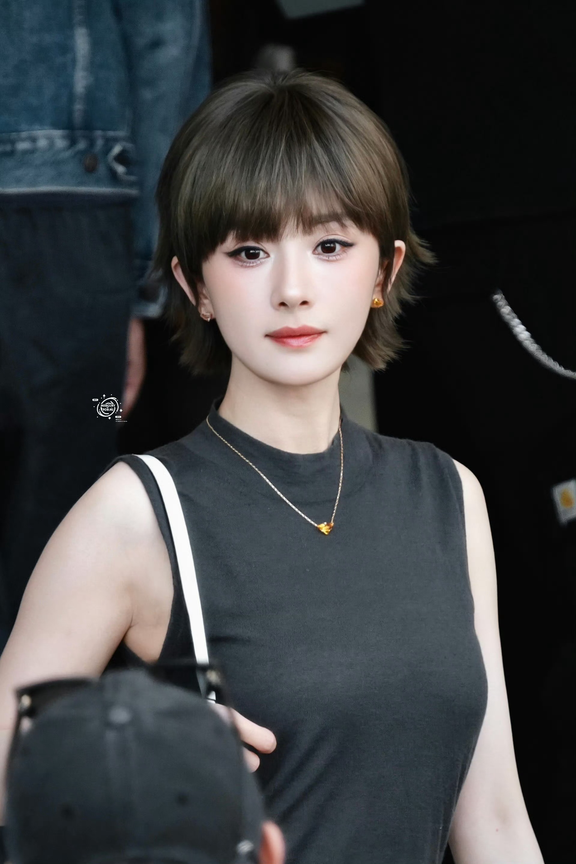 杨幂[超话]杨幂prada品牌代言人杨幂prada米兰时装周杨幂prada米兰女