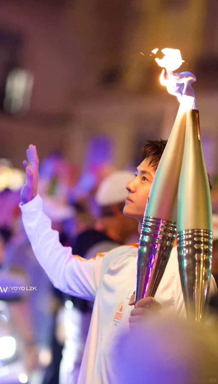 陪你到世界之巅 泪目