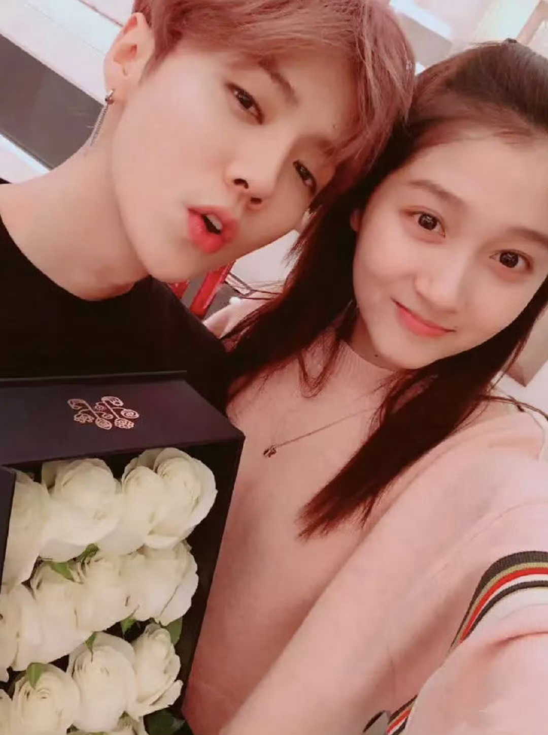 鹿晗关晓彤最后公开同框分了就分了吧，关晓彤都没有送生日祝福了，去年八月鹿晗都叫自