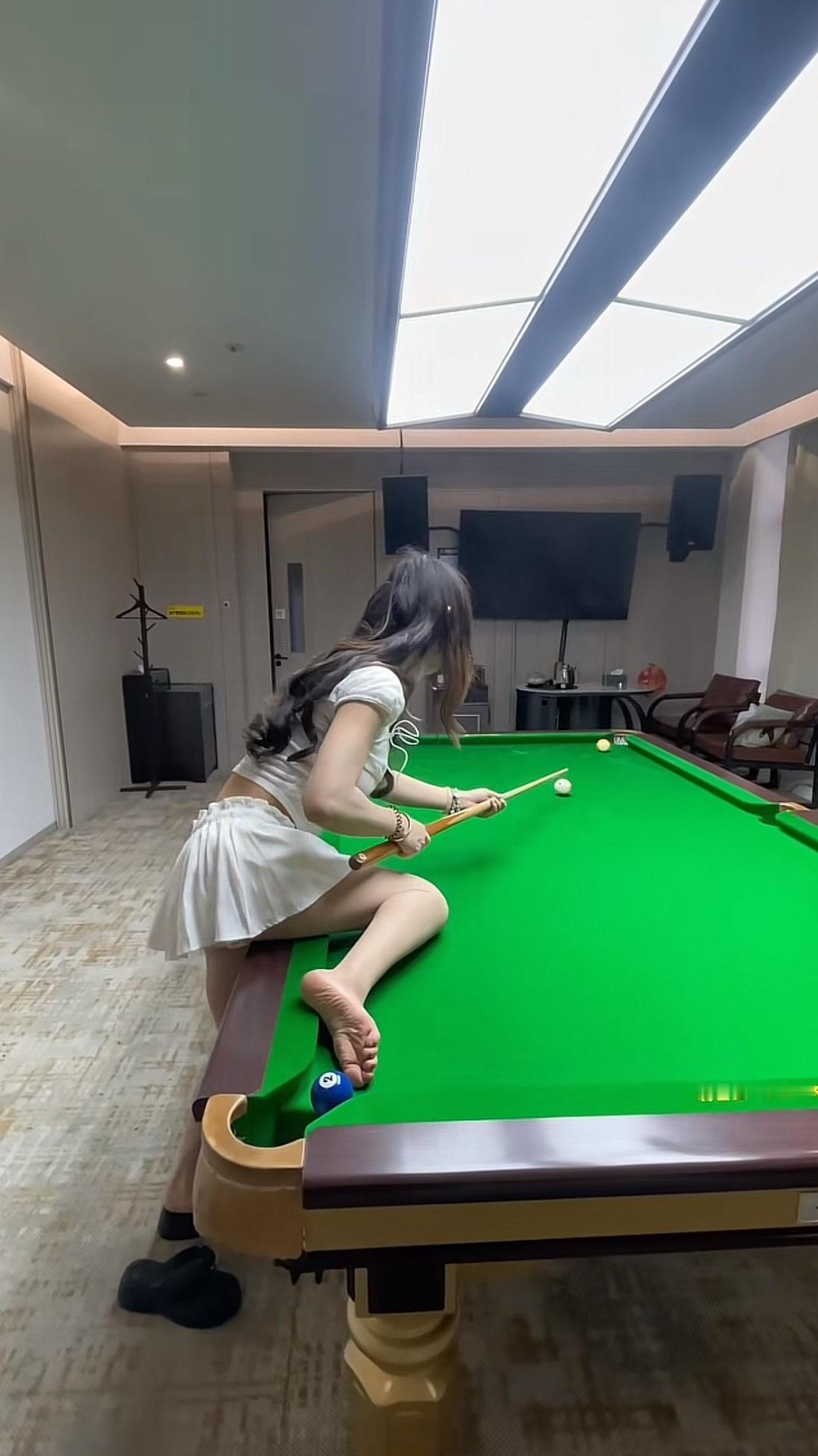 打台球🎱球技应该很好 ​​​