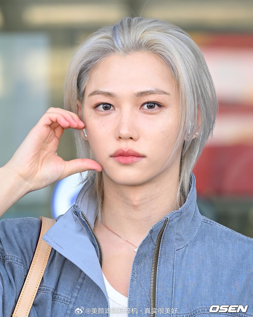 李龙馥felix今日机场新闻图 