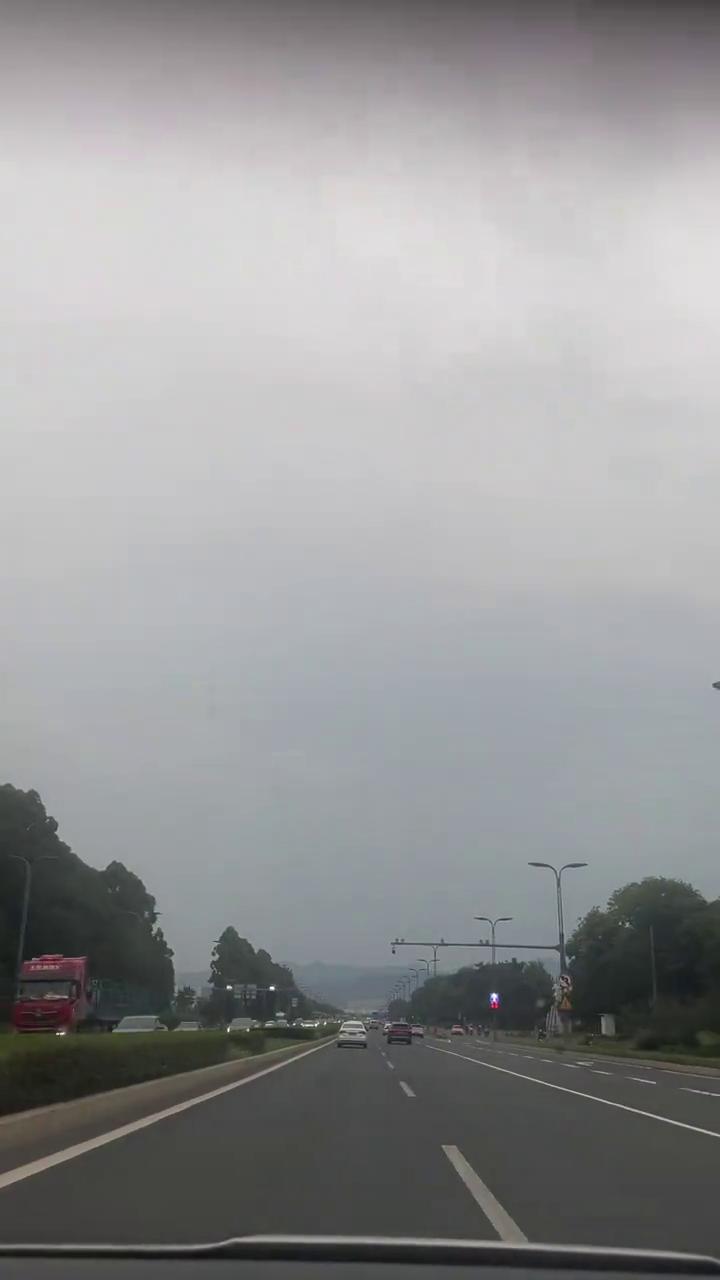 电车除了加油快之外，你还能不能说出三个优点？电车除了续航焦虑以外，你还能不能说出