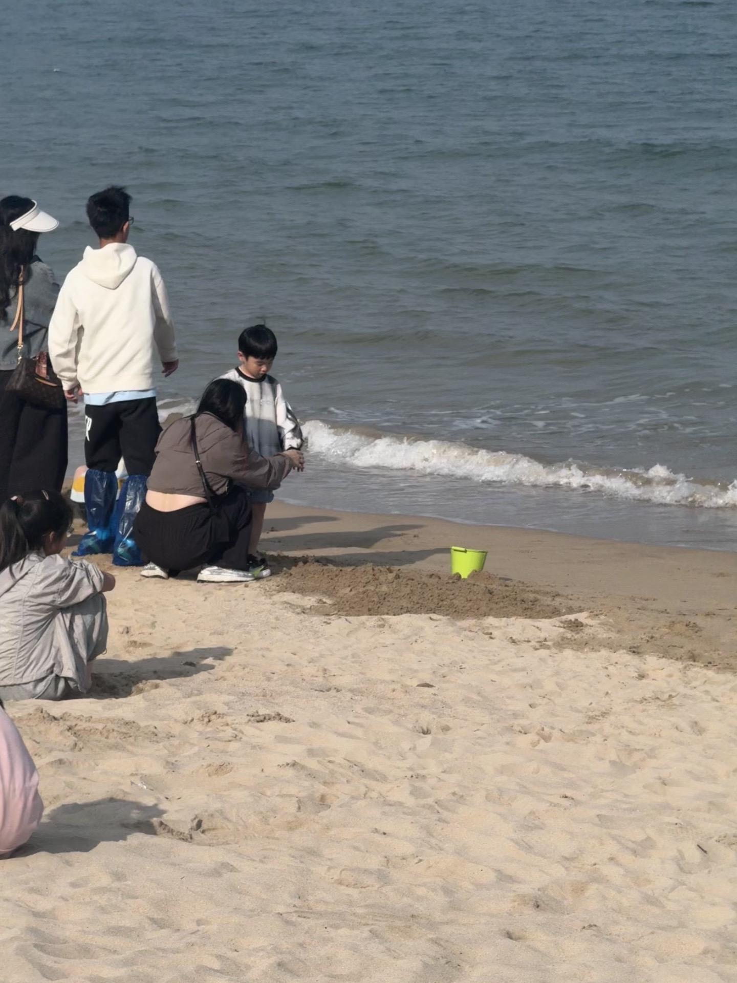 吹吹海边的风，吃吃新鲜的海鲜，快乐过五一