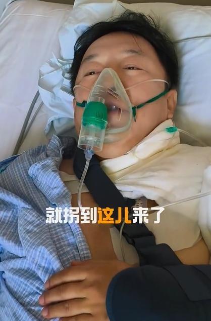51岁的黄渤，在自己家门口骑自行车，直接把自己骑进了医院。
锁骨骨折，诊断单上明