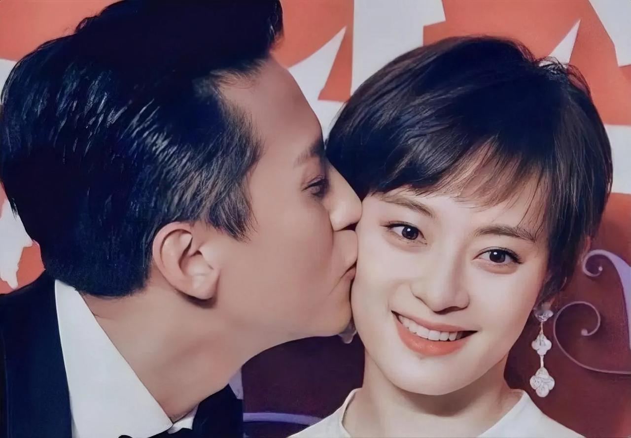 近日，知名演员邓超在社交媒体上发文，温馨庆祝与妻子孙俪结婚14周年。他幽默而深情