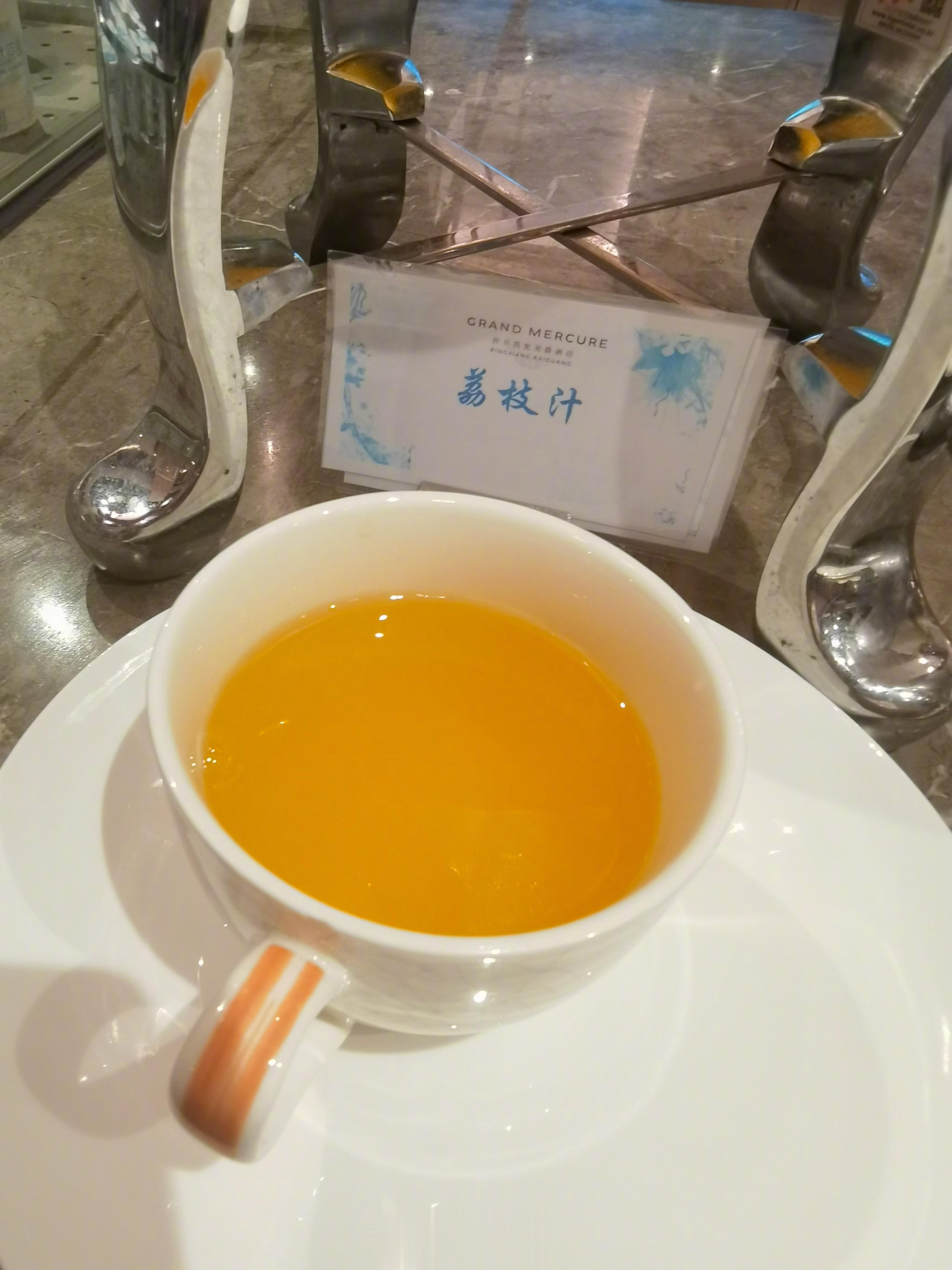 #萍乡正青春#萍乡酒店早餐，新鲜荔枝吃多了，第一次喝荔枝汁[好喜欢][咖啡]#就