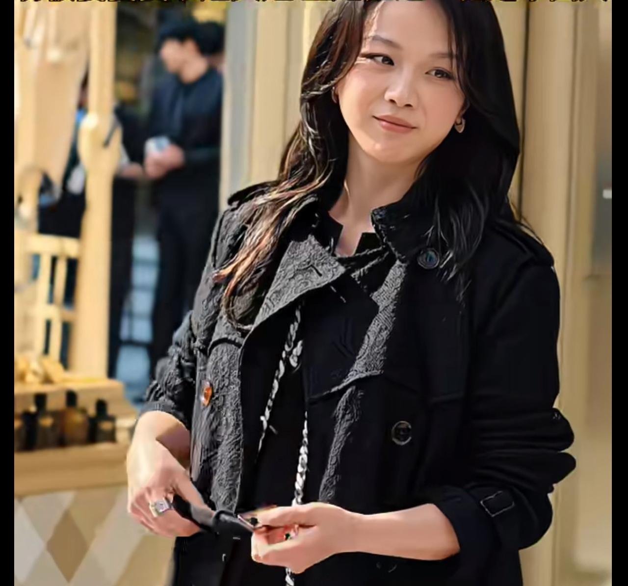 46岁汤唯宣布怀二胎，发文称迎接小马驹，真是不容易啊，那么高的年龄还可以再生一个