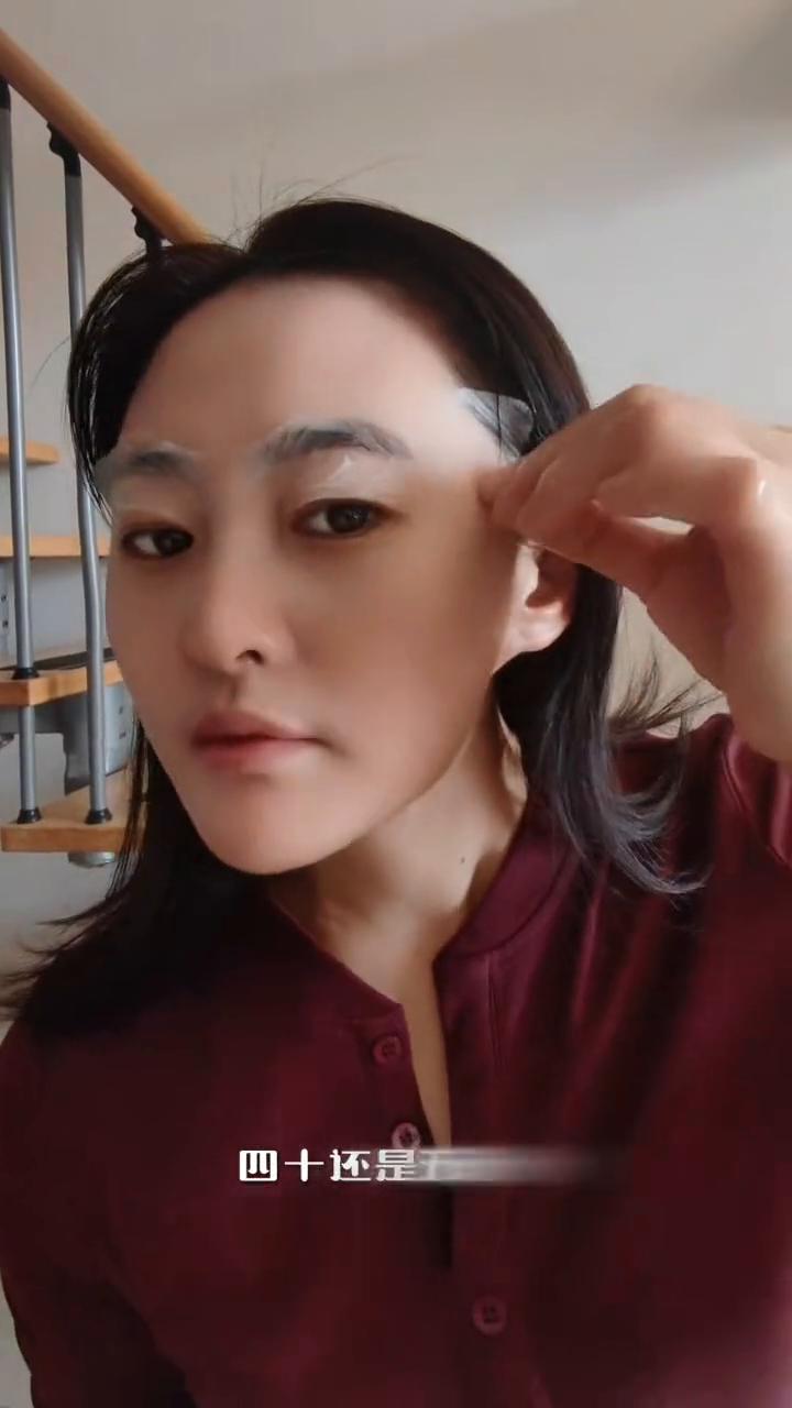 超蚌的！
这款眼膜好用到离谱，不管你是三十、四十还是五十岁，只要长了眼纹就一定要