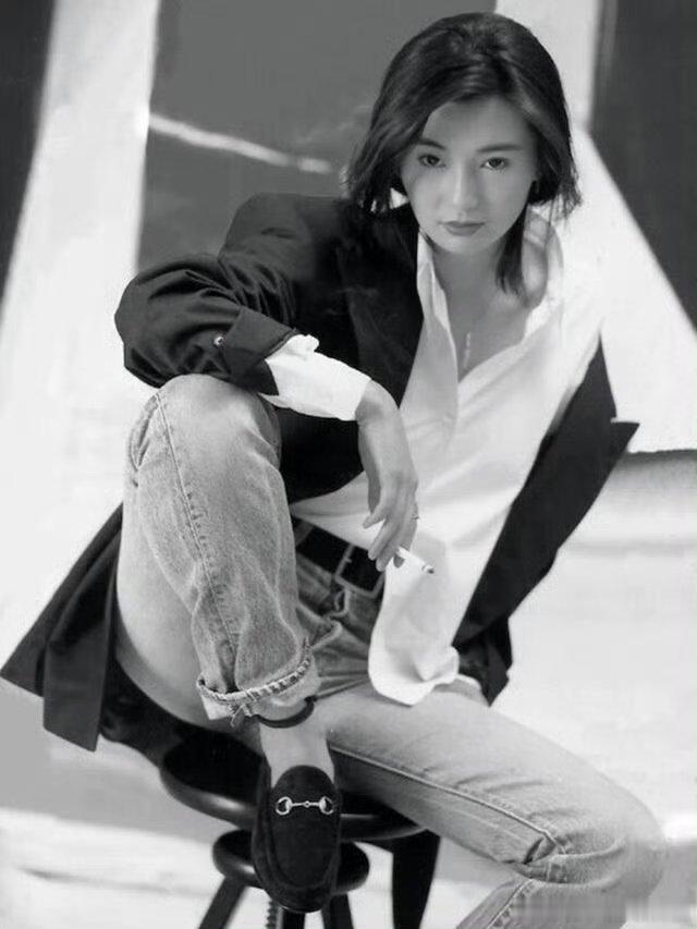 张曼玉出道42年红了42年华语影坛天花板张曼玉！角色个个刻进DNA，42年魅力不