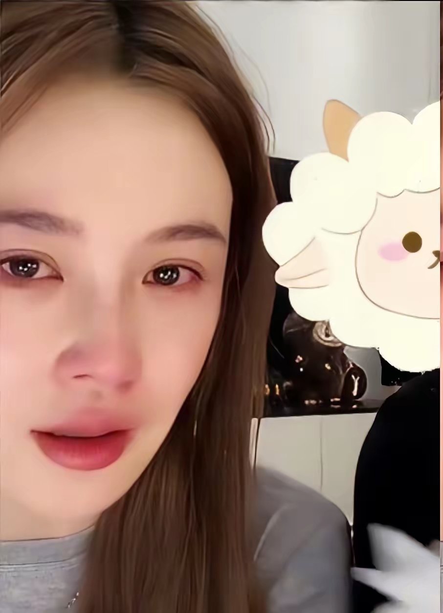 赵樱子在直播间对助理发脾气，据说是因为助理在上班期间迟到了一小时，但是我总觉得她