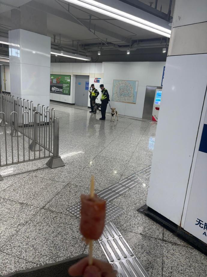 刚上岗就要接受人民的考验吗？哈哈哈哈哈哈哈哈 