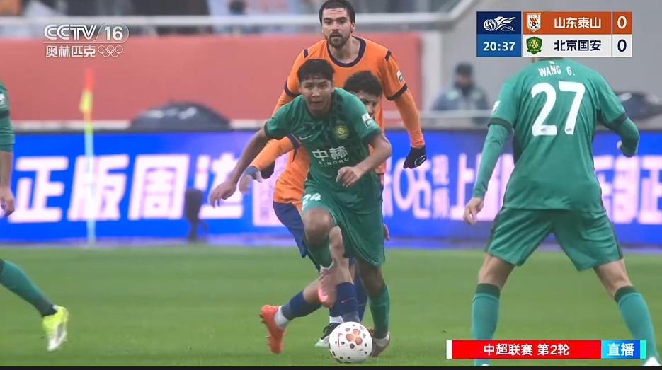 咦！弱阵申花居然率先破门，1-0领先浙江队。
客场对阵浙江队，多名主力缺战的上海