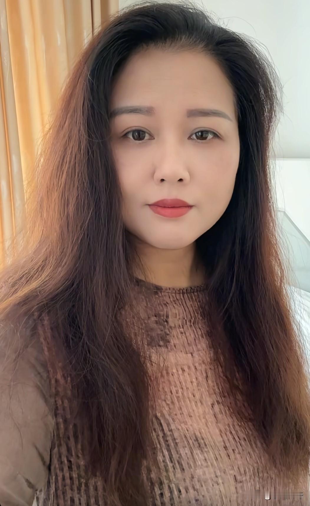 昨晚又被小帅哥表白了，我都是中年老阿姨了，为什么喜欢我的都是小年轻人呢。我要的不