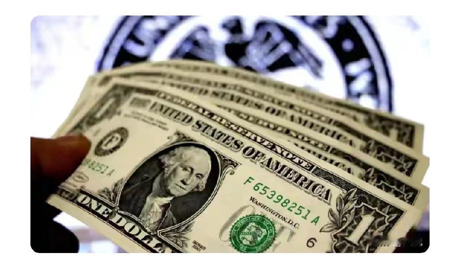 中国再抛61亿美债这事儿可太有看头了。美国表面风光，实则问题一堆。彭博社消息一出