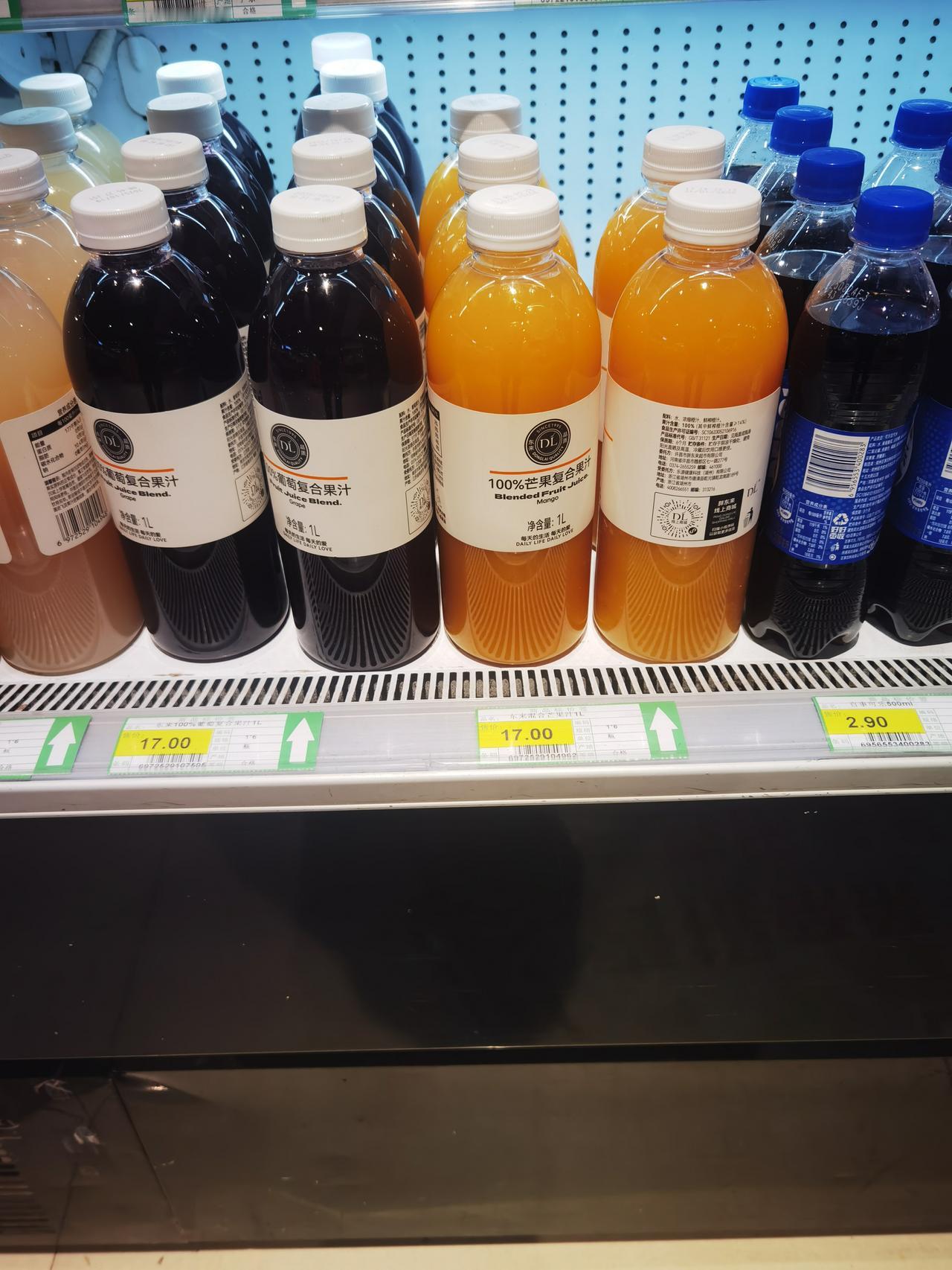 都说胖东来没有走出河南，看看图片，我在山西吕梁市一个超市逛的时候，看到了不少胖东