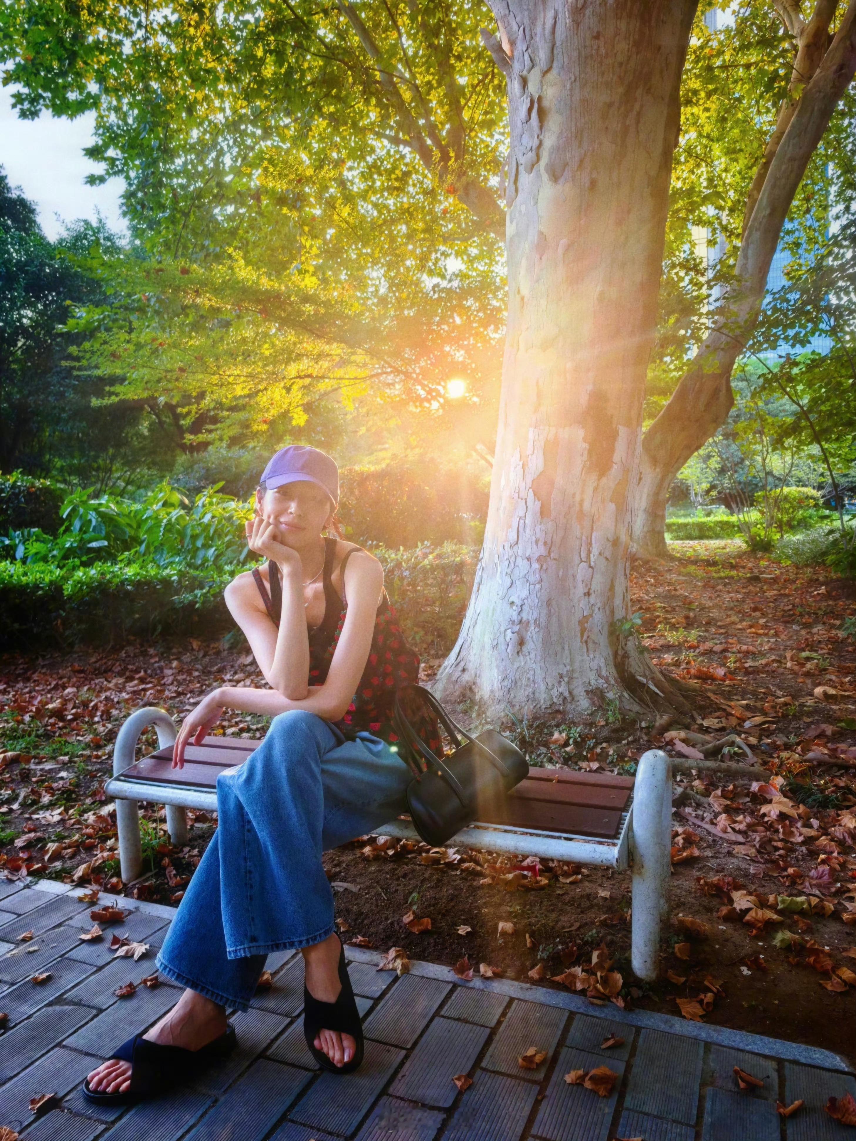真有意思，孙千这个盘跟大表姐还有点相似度月令都是个偏印的金女孙千的时柱应该是壬午
