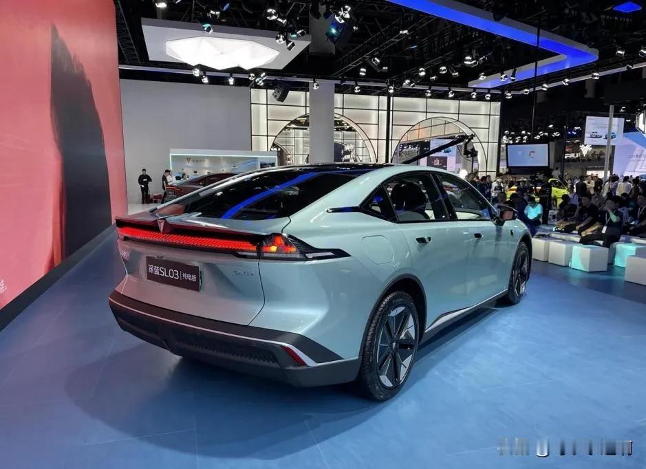 长安的新车型深蓝SL03采用的是增程混动动力。新车已经上市，一共有4款可选，起步