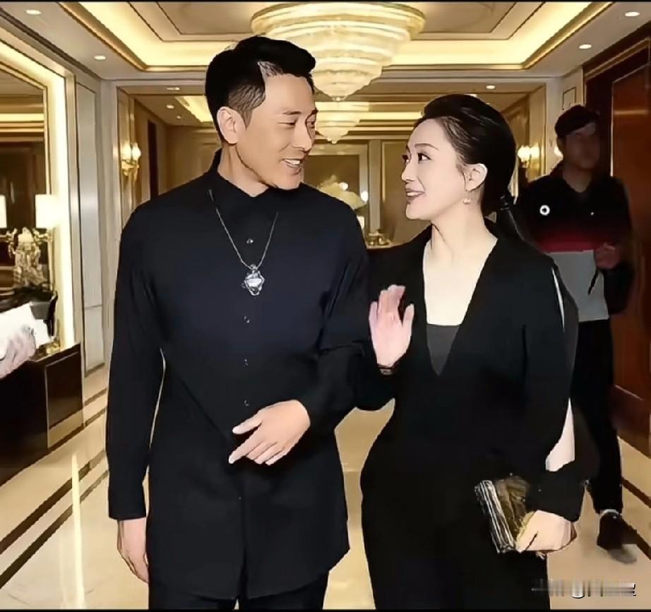 吕颂贤拒富婆5000万，
守护挚爱麦景婷，虽经波折，终成彼此一生的守护神。

如