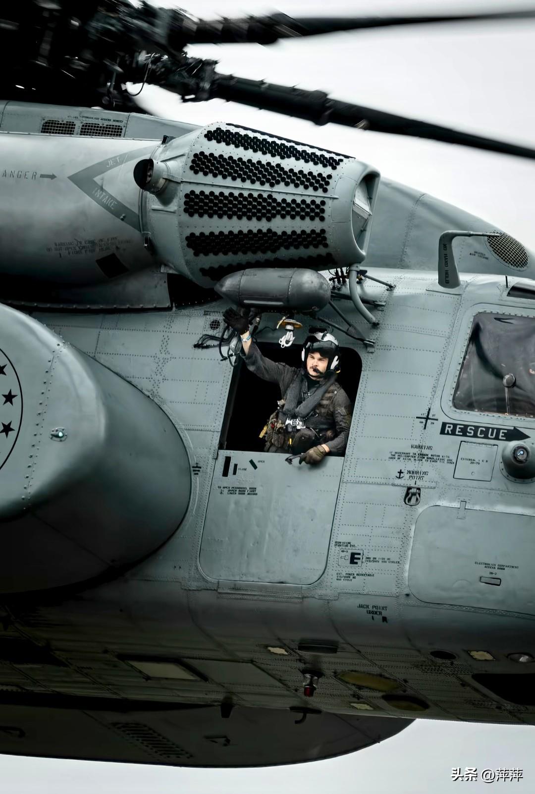 美国西科斯基公司研制的CH-53系列直升机（MH-53“低空铺路者”亚型），作为