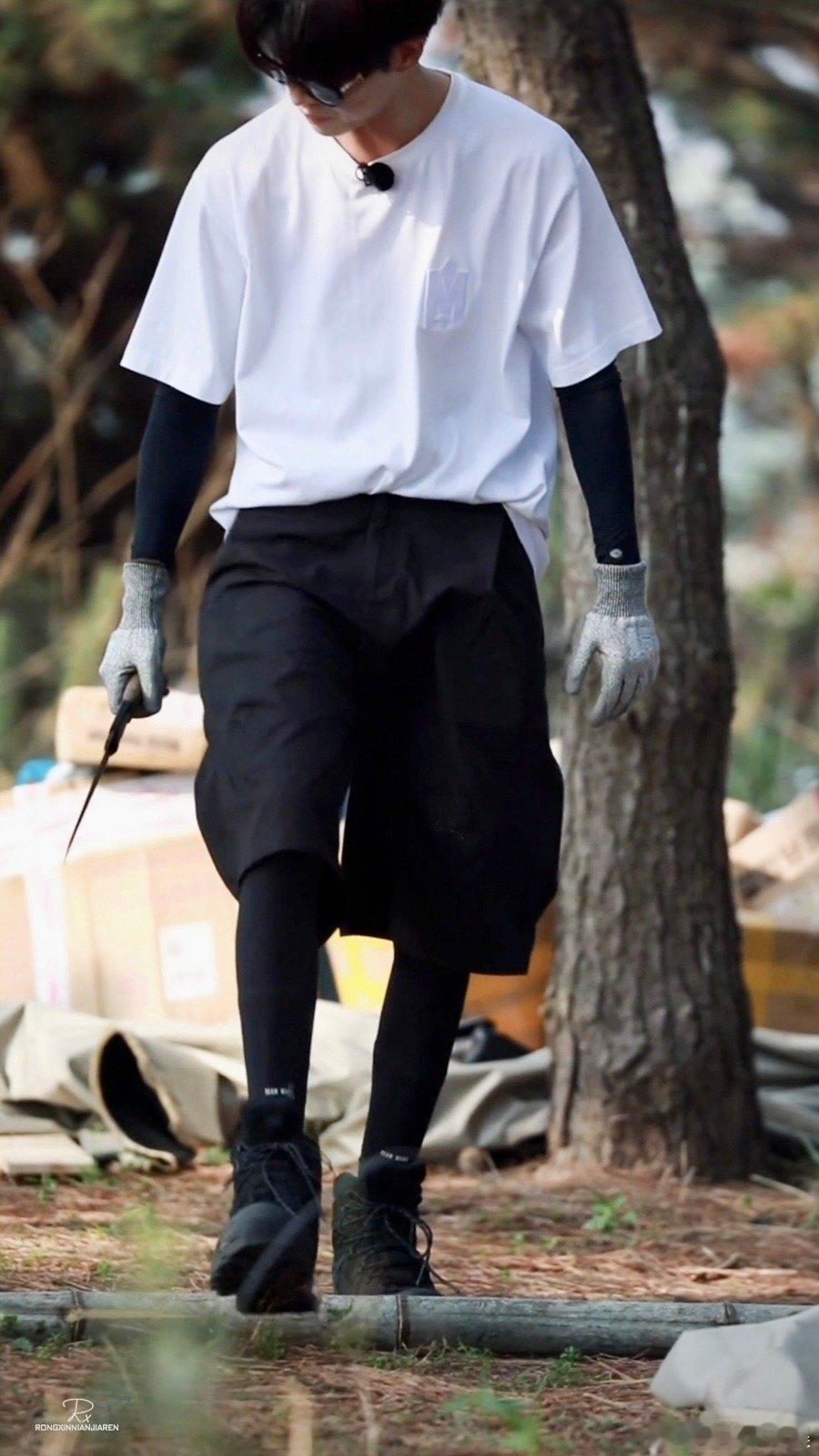 #任嘉伦孙艺洲拧铁丝#拧铁丝，我真的很想问一问你们，到底是怎么玩的？而且两个人也