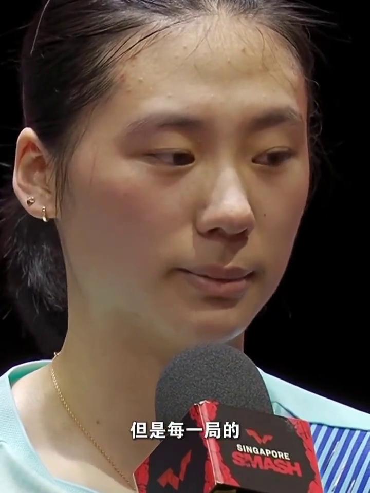 能晋级半决赛已经很开心了，陈熠回应4比0战胜陈幸同。
我觉得首先我跟同姐是队友，