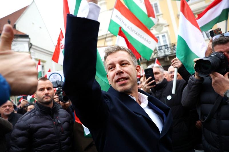 匈牙利大选，中右翼政党蒂萨党的彼得·马扎尔取得胜利。欧尔班下台的主因是经济严重下