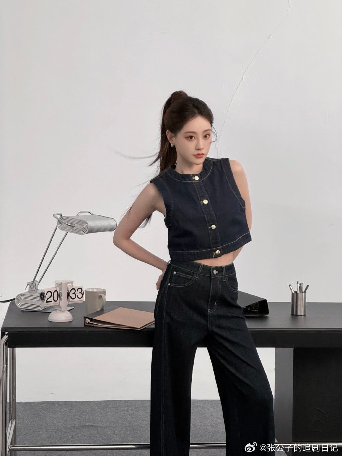 祝绪丹率性出彩祝绪丹率性出彩自在斐然  从甜妹芭bee直接变身酷飒酷bee，风格