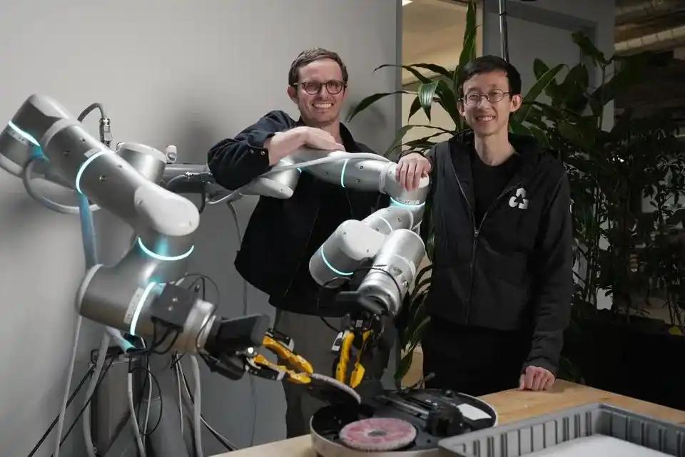 美企Generalist发布GEN-1；新一代具身模型，简易物理操作成功率从64