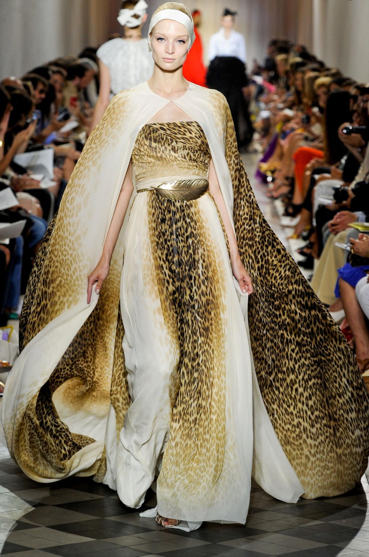 秀场回顾 | Giambattista Valli2011秋冬高级定制系列
本系