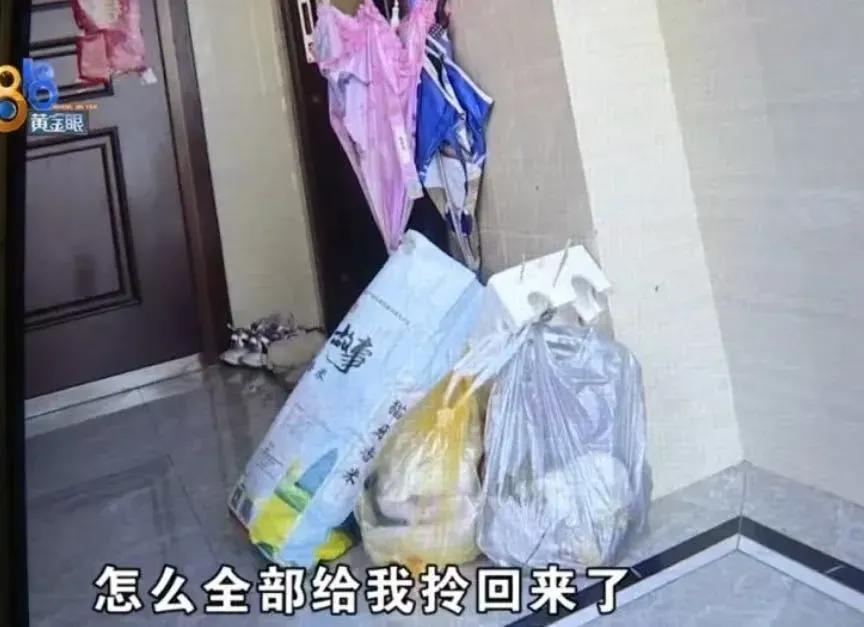 浙江杭州，男子把垃圾扔到楼下，回家发现垃圾被人扔回家门口，男子选择报案，结果发现