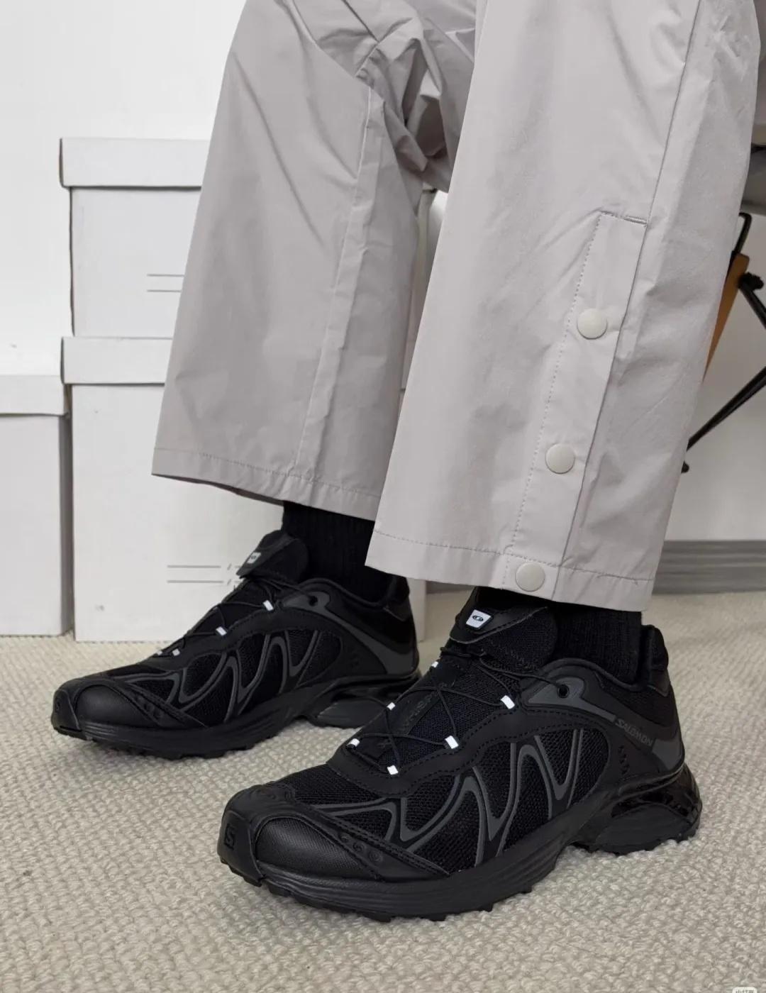 salomon xt-whisper 全黑色鞋面
很适合春夏
salomon x