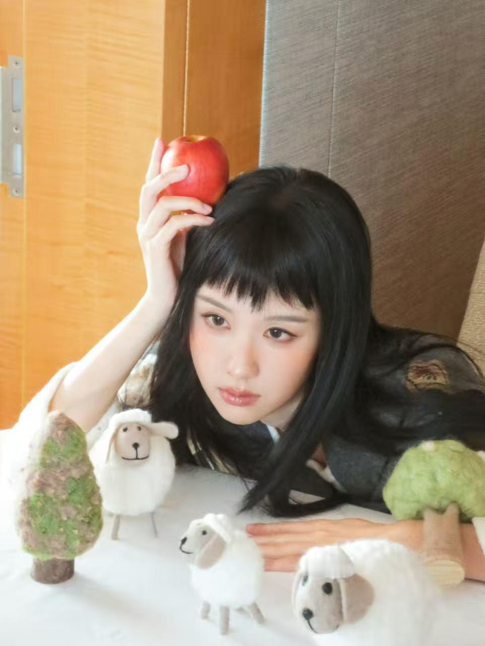 陈都灵甜酷眉上刘海陈都灵激萌眉上刘海天啊嘟嘟！怎么会这么萌🥹🫳🏻上次眉上刘