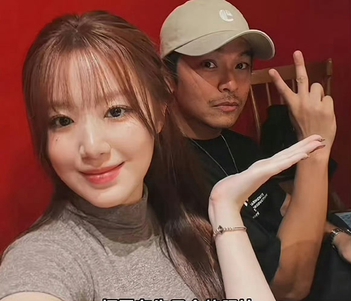 叶舒华恋情据台媒报道，叶舒华自2024年起就频繁奔赴柯震东家乡，还多次拜访柯家，