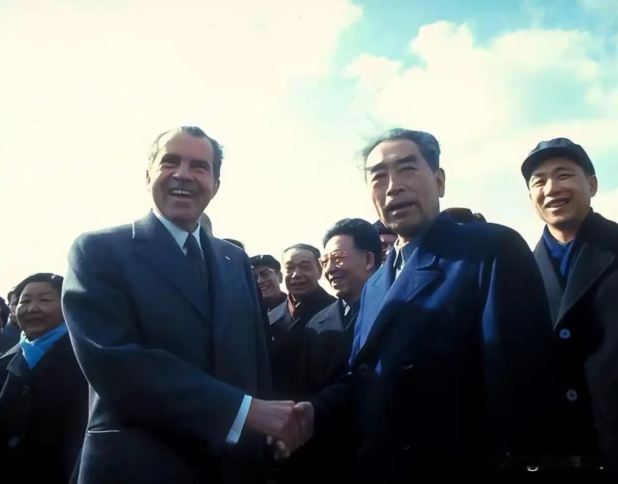 1972年，美国总统尼克松访华，当他与我们敬爱的周总理谈及国家安全时说道：“美国