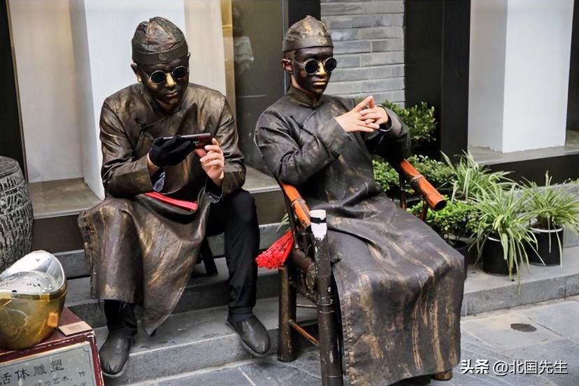 全网都在给AI起中文名。

脑机，天脑，天工，
芯脑，仝智，仝脑，
...
看这