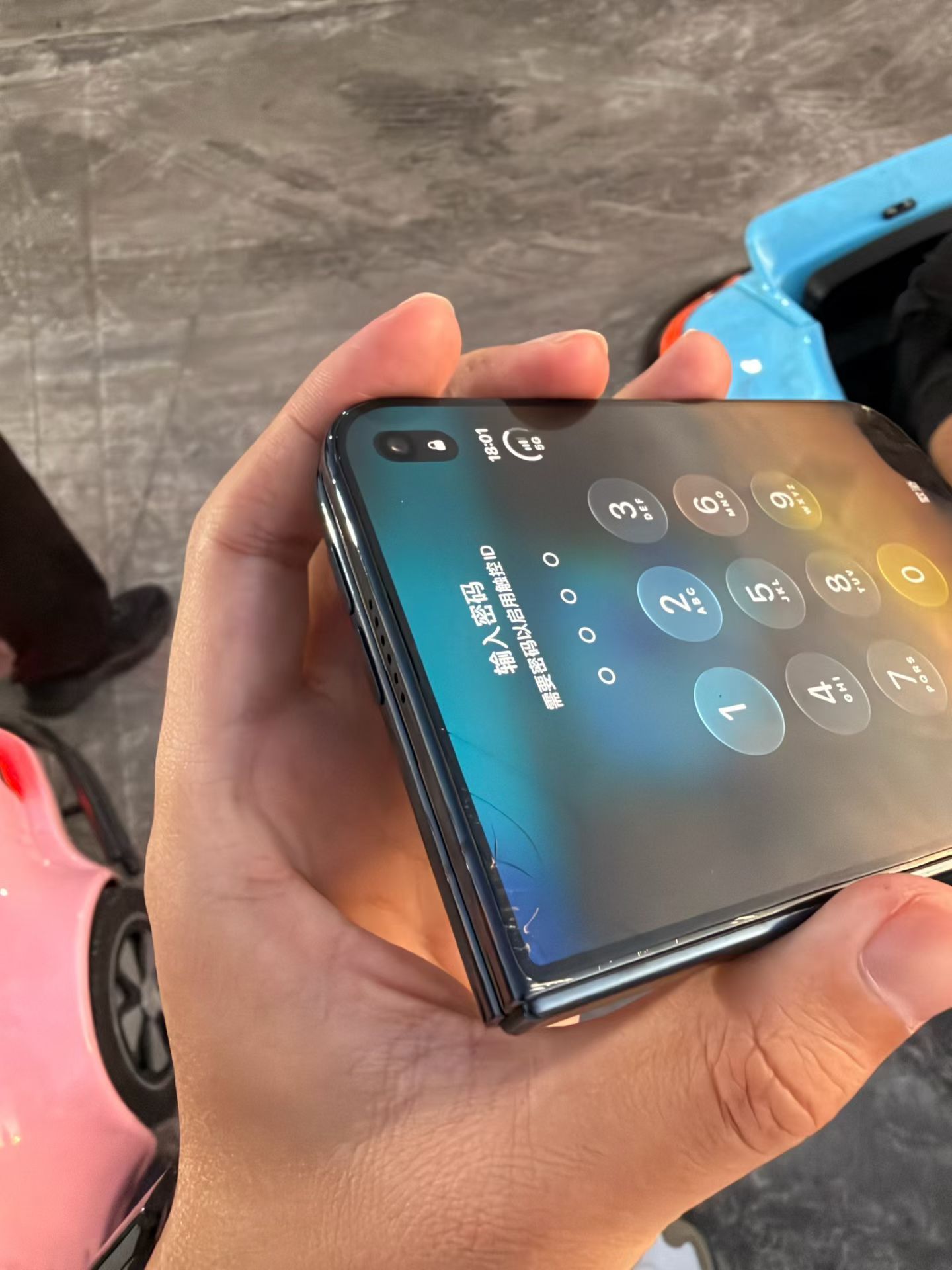 iPhoneDuo黄牛囤货亏损 我等百亿补贴重拳出击再买，昨天把官网订单取消了。