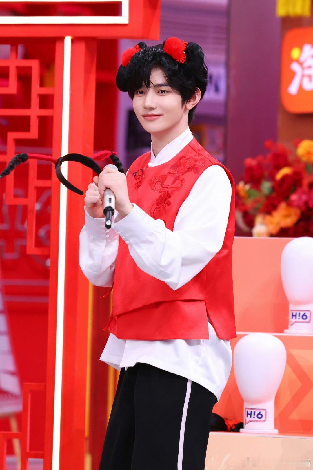 章昊cha了火炮天使摇章昊hi6顶级魅魔又辣又欲的舞台谁顶得住！章昊完美驾驭火炮