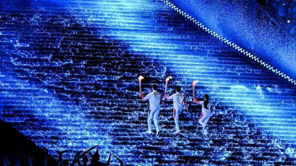 全运会最大亮点居然不是明星！

这个水上舞台太绝了！
 
今年全运会开幕式，
