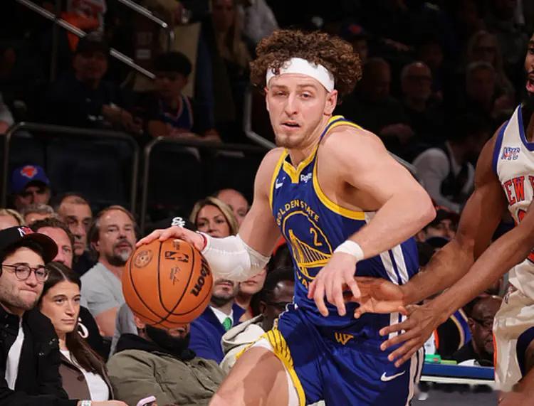 8人伤停！勇士遭尼克斯21分逆转吞5连败 布伦森30+9唐斯两双北京时间3月16