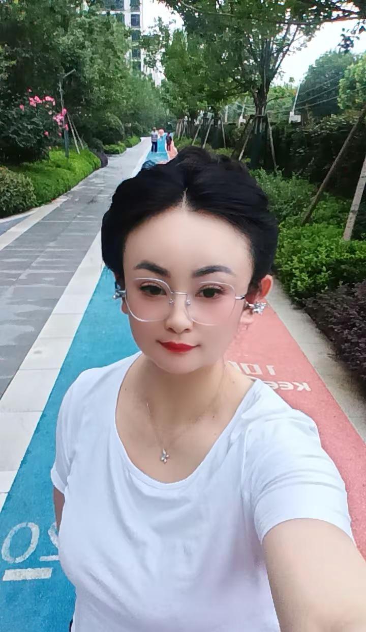 一个男人开始诋毁妳，竭尽全力攻击妳到情绪失控，那就是他最真实的一面，他对妳恶语相