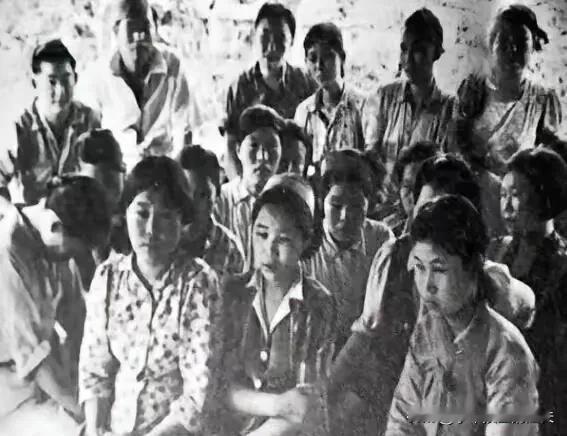 1952年，河间阐阁村女青年徐素娥，到沧州火车站送丈夫参军。发现一个拉车的车夫有