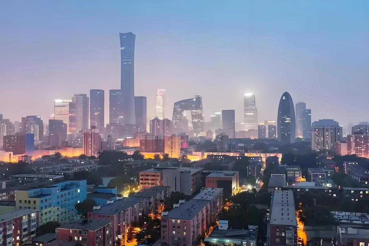 连续两个月政策强力刺激之下，楼市终于迎 来了转机。
据中指研究院统计，2024年