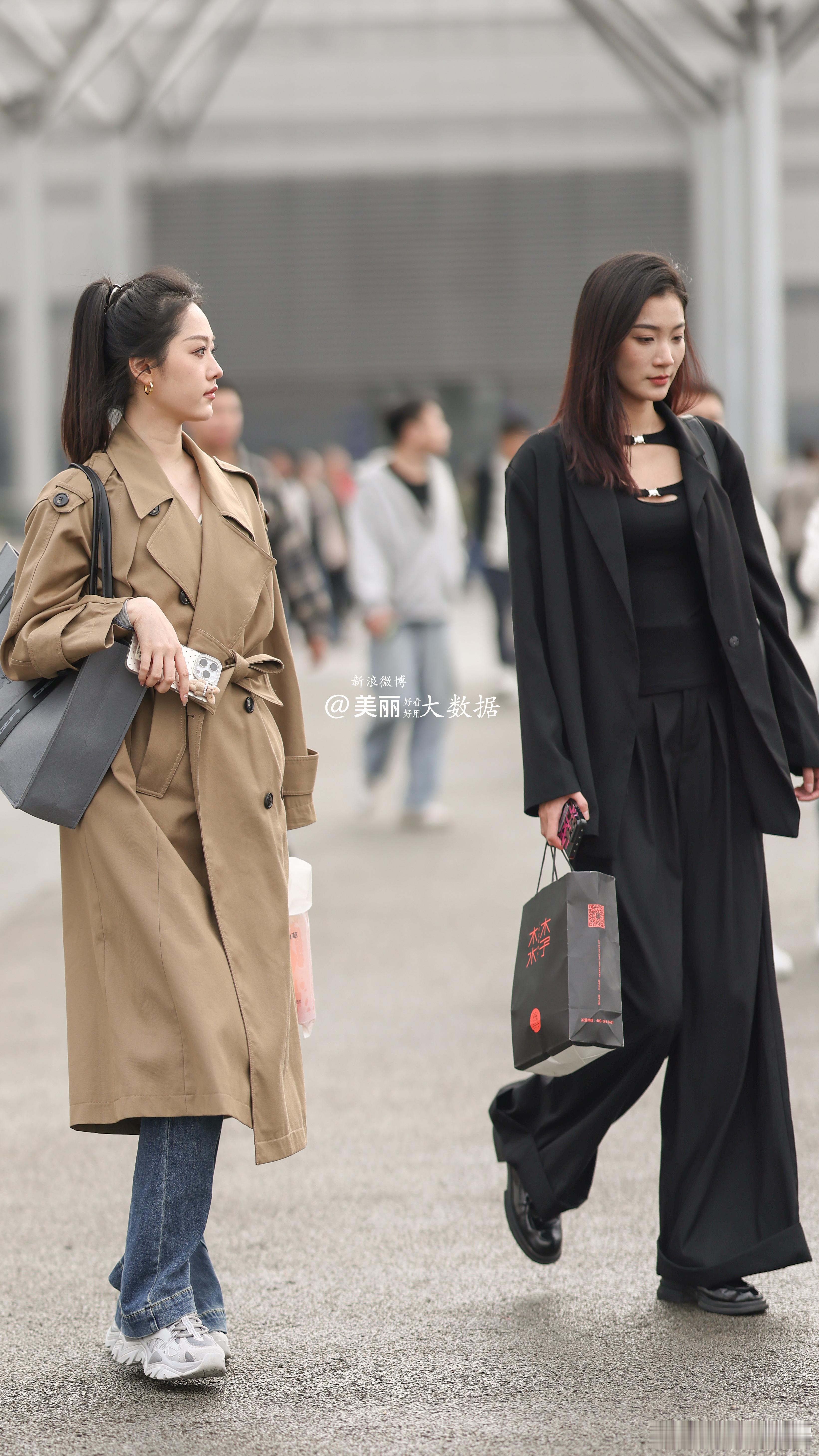 擦肩而过的小姐姐们~ 