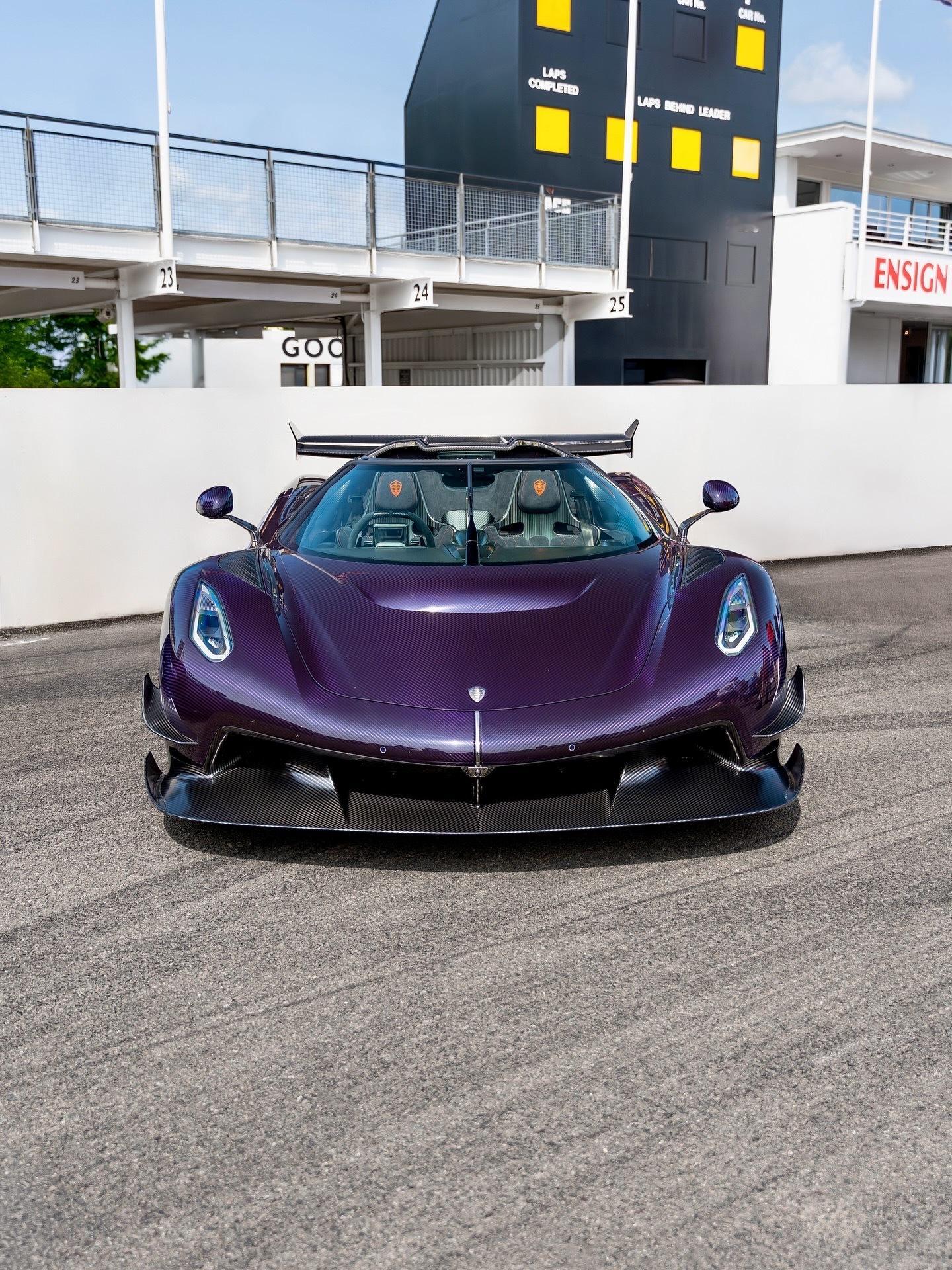 这是否是Koenigsegg Jesko的完美规格？💜...科尼赛克jesko