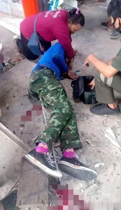 千奇百怪的工地事故真实画面，

一定要绑安全带、穿防滑鞋、挂防坠网，还是要自己操