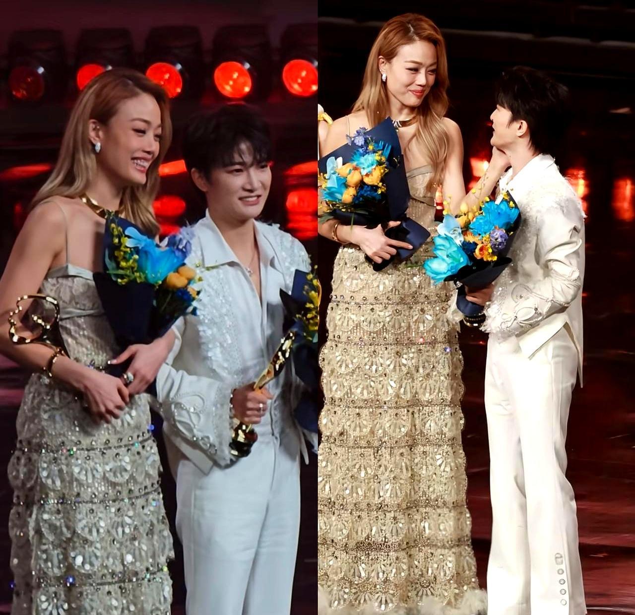 微博之夜，容祖儿当众拍肩、摸脸周深？
这要是换了别人，热搜早炸了！
绯闻、CP、