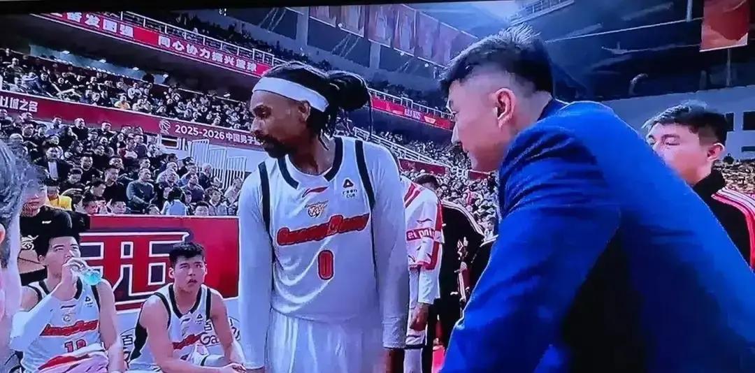 胡明轩三分34%广东还连胜
 
7连胜听着爽，心里却慌。他复出后每场只拿12分，